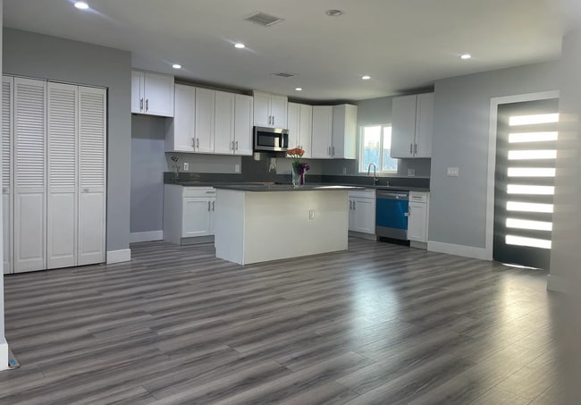 8148 Garden Grove Ave