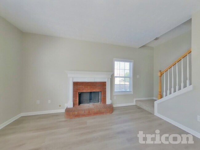 Photo - 1118 The by Way