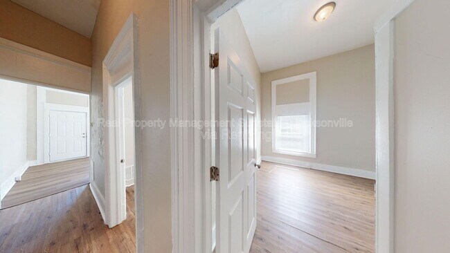 Photo - 2326 Moncrief Rd