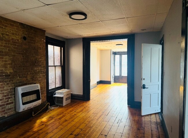Building Photo - 3275 6th Ave Unit 3rd Floor