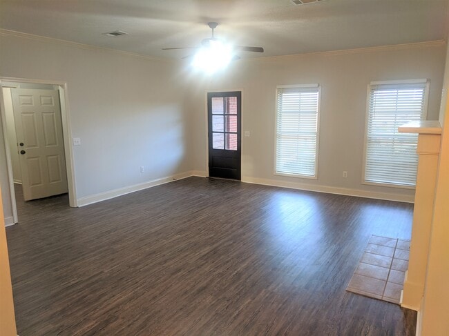 Photo - 506 Briars Bend