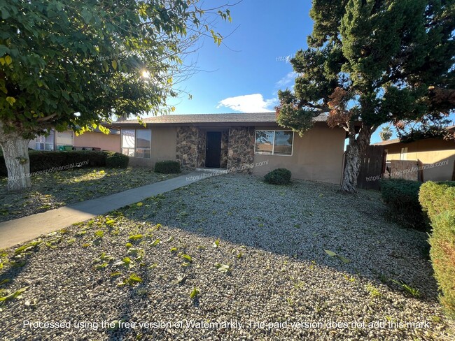 Photo - Nice Home For Rent - Duplex with private yard