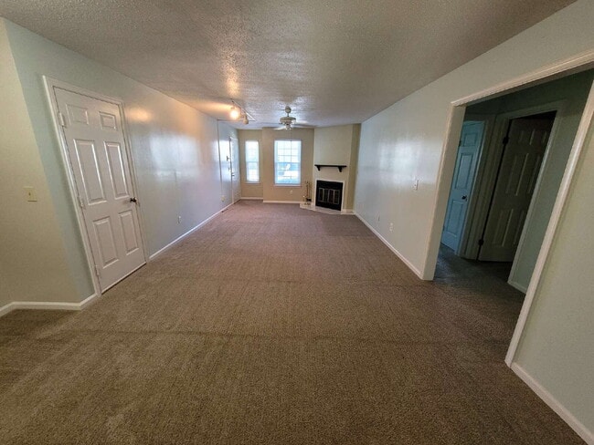 Photo - 2 Bedroom Condo Near Chicks Beach!