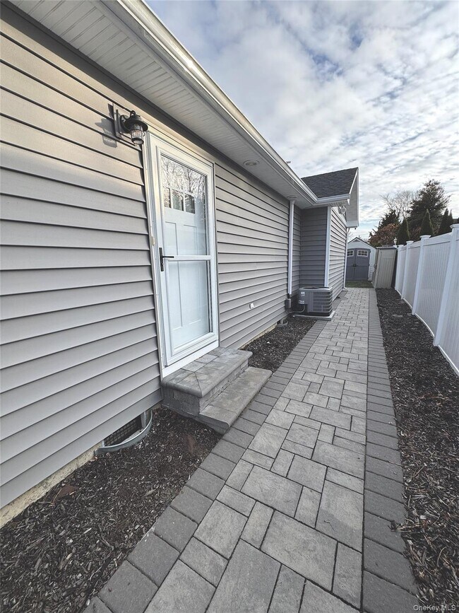 Photo - 108 Pilcher St