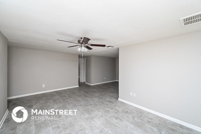 Photo - 4010 Stratfield Dr