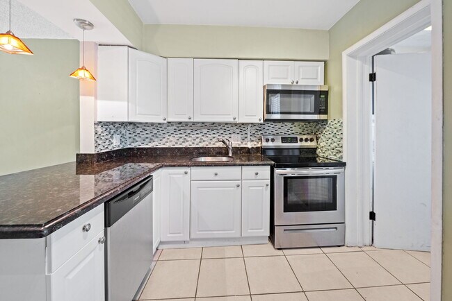 Photo - 2433 NW 9th Ter Unit 2433 NW 9th Ter