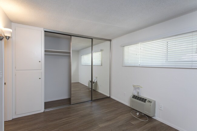 Photo - Shelter Island/Point Loma - Beautiful 1 Be... Unit 02