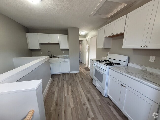 Building Photo - Renovated (in 2024!) two bedroom home, har...