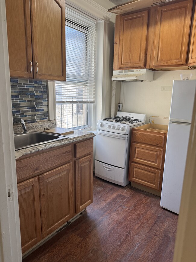 Building Photo - 380 Riverway Unit 3 Rental