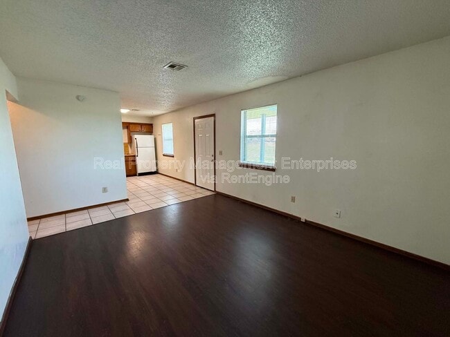 Photo - 1803 Sandrock Rd