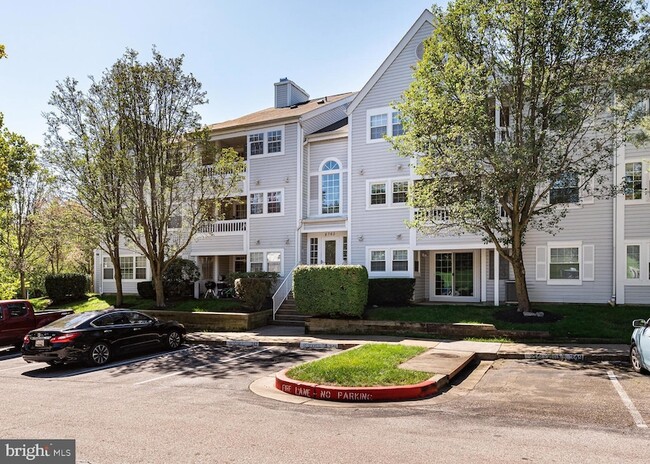 Building Photo - 8360 Montgomery Run Rd Unit D