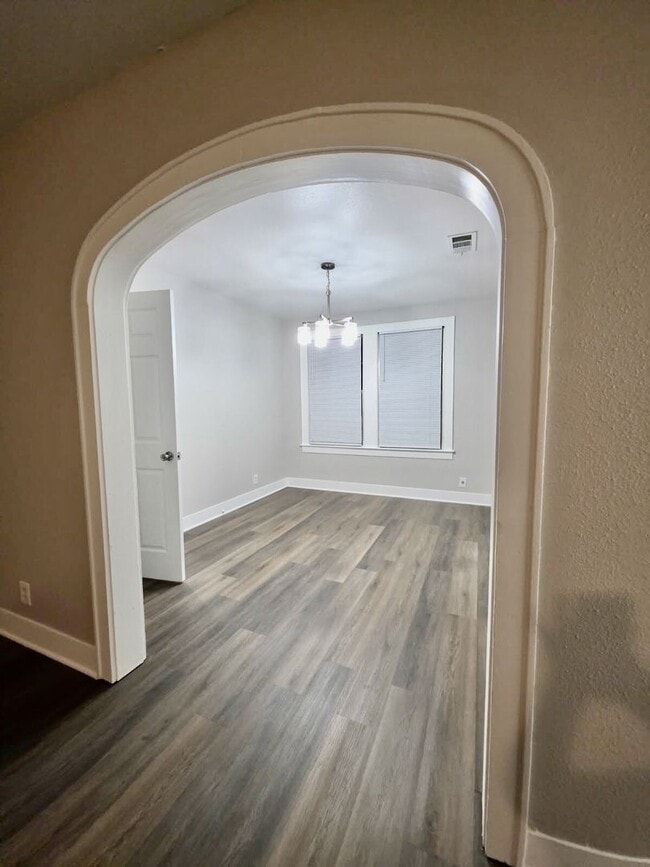 Photo - $500 OFF FIRST MONTH'S RENT MOVE IN SPECIAL-ADORABLE REMODELED HIGHLAND-CENTENARY HOME