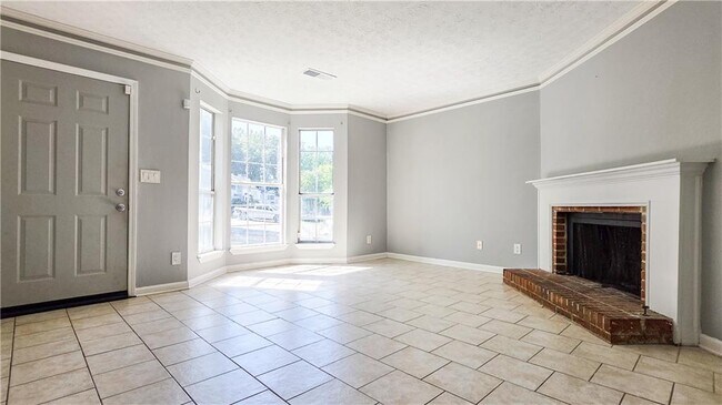 1040 Huntington Trce SE