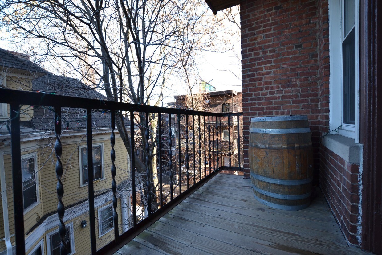 Photo - 28 Quint Ave Unidad 55