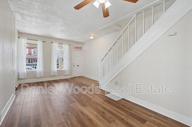 Building Photo - 2708 W 7th St