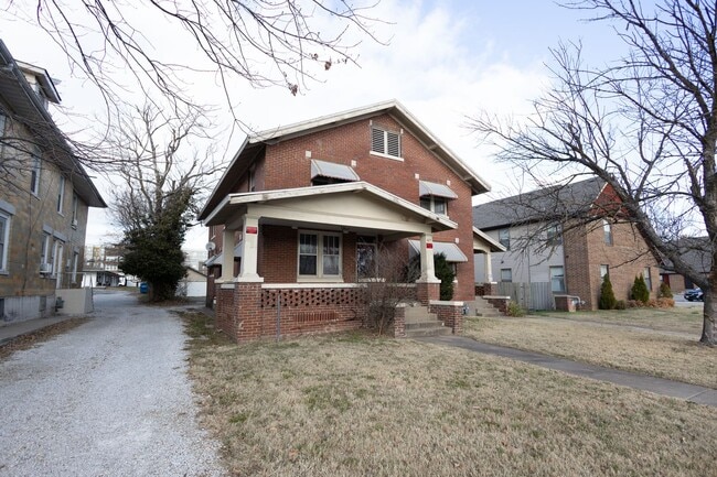 Photo - 425 E Cherry St Unit 425 E Cherry