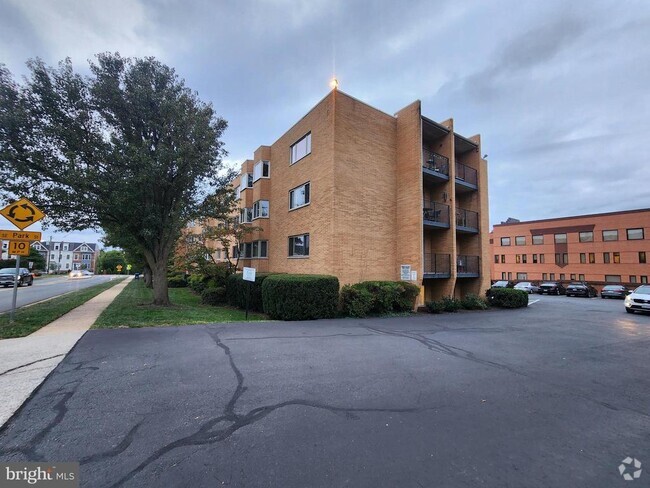 Building Photo - 200 Locust St SE Unit 204 Rental