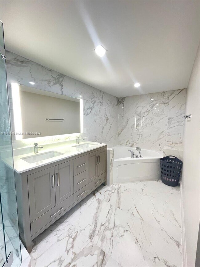 Photo - 16699 Collins Ave Unidad 1201