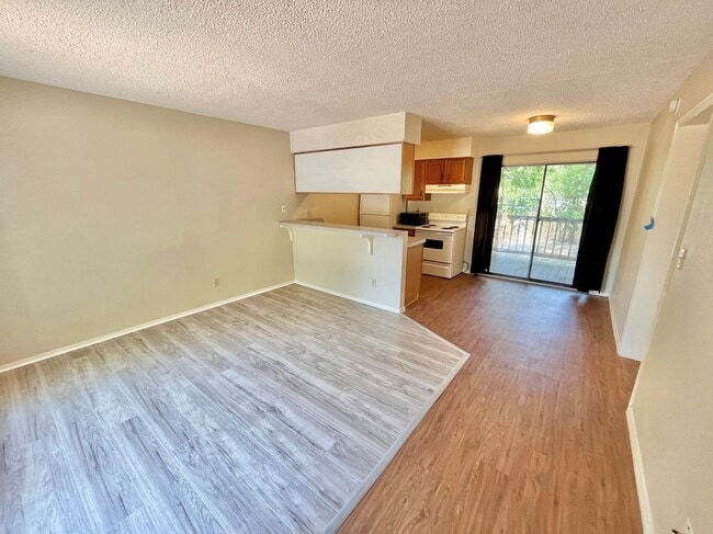 Photo - 112 Hillside Cove Unit B