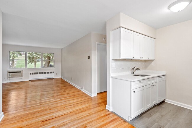 Photo - River Edge Commons