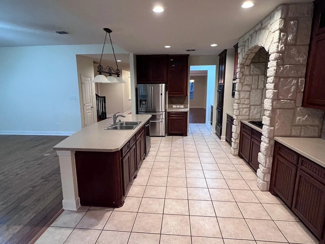 Photo - 831 Bridgeport Dr