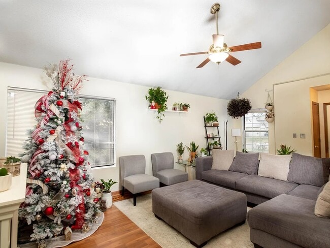 Photo - 2120 Brittany Ct