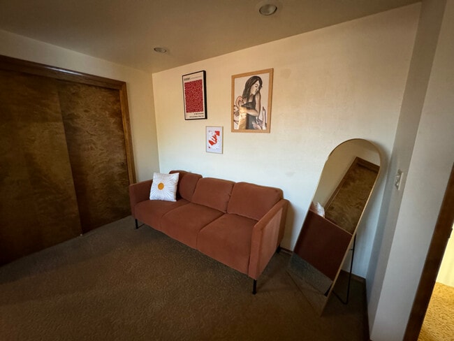 Photo - 550 Weaver Ave