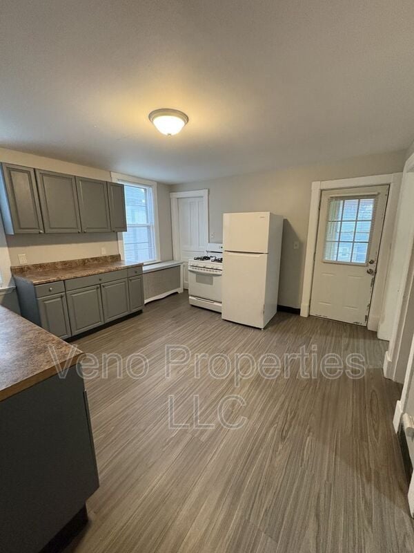 Photo - 1075 Park Ave