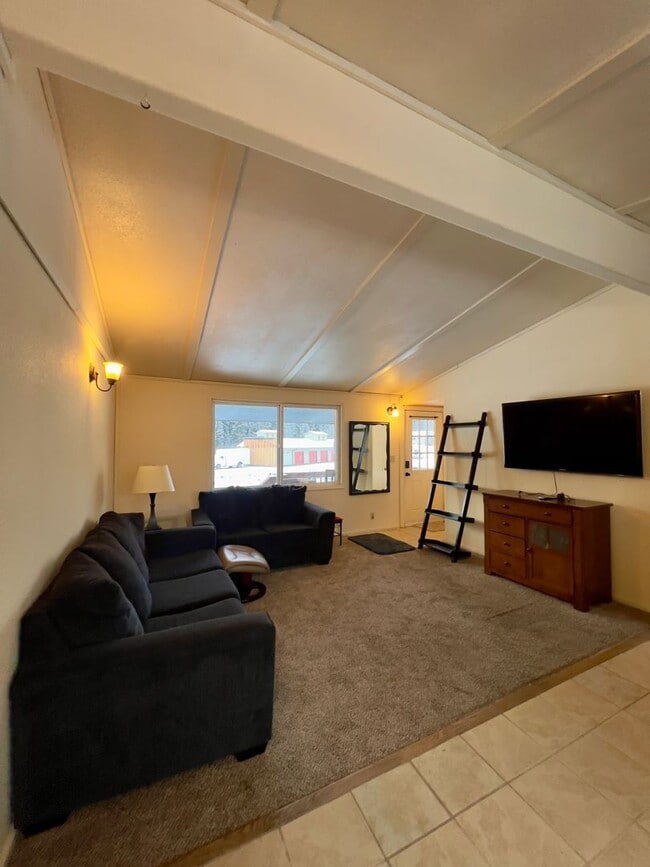 Photo - 601 Fairbanks St Unidad #A