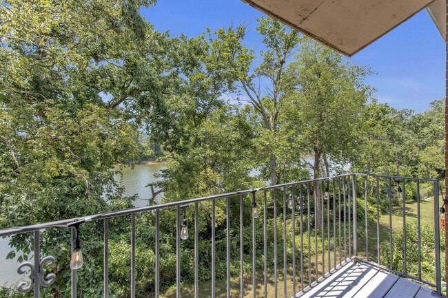 Photo - 515 Basswood Ave Unidad F69