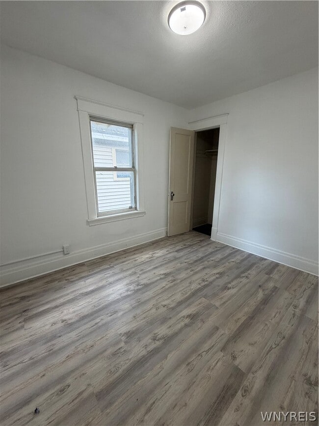1533 La Salle Ave