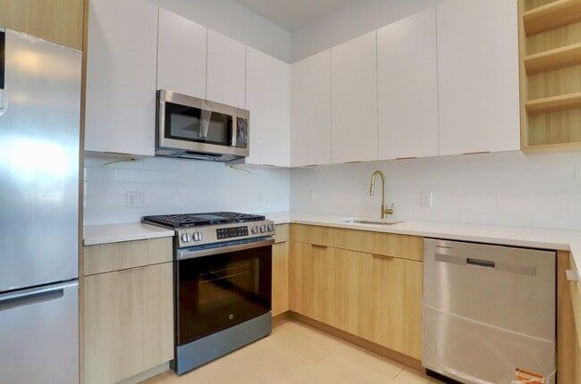 Photo - 354 Broadway