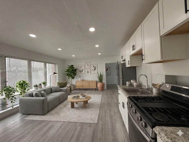 Building Photo - 316 Surfside Blvd Unit 5