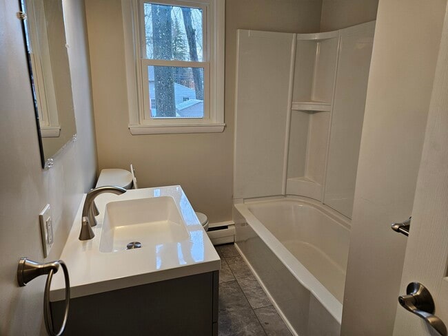 bathroom - 39 Maryland Ave Unit Downstairs Apartment