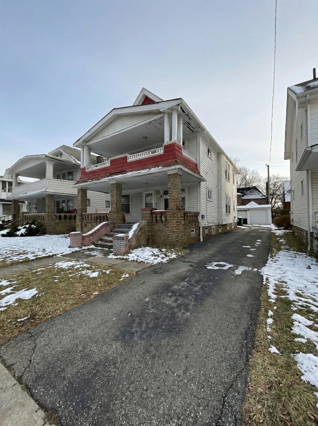 Building Photo - 10012 Greenview Ave Unit Up