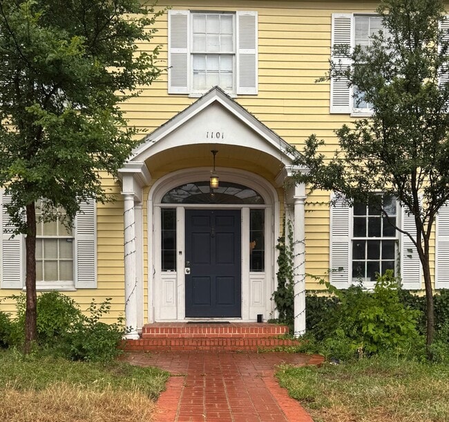 Amazing 7 bed in west Campus for Aug 2026 - Amazing 7 bed in west Campus for Aug 2026