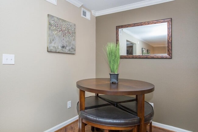 Kingsgate Apartments