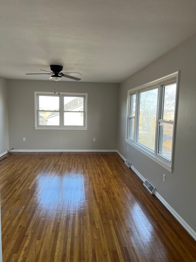 Photo - 102 Franklin St