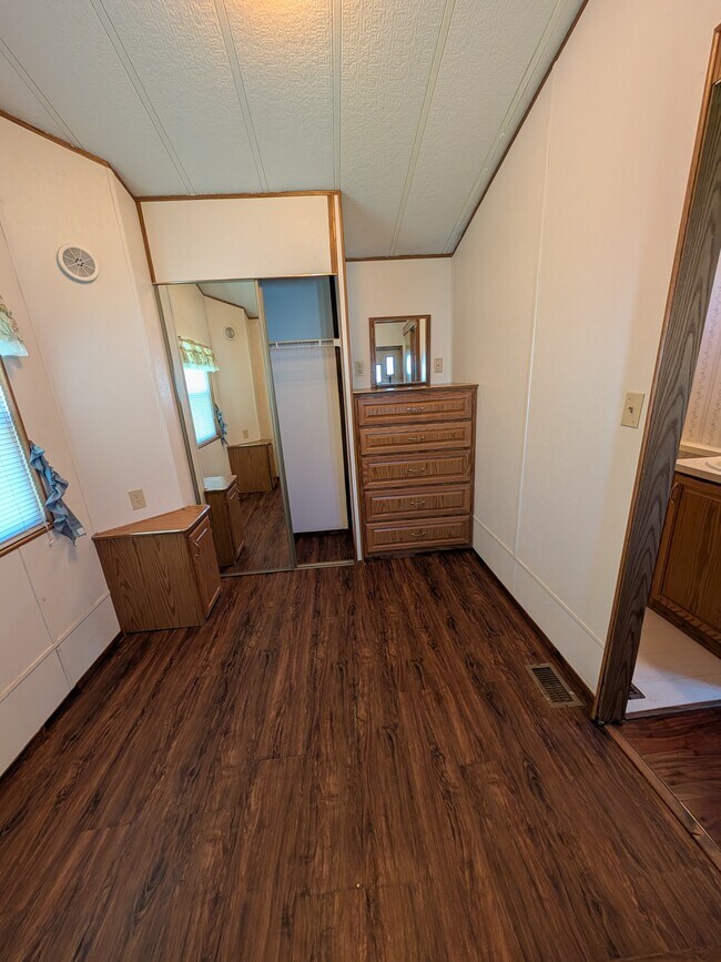 Photo - 14716 E 425 North Rd