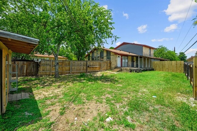 Photo - 202 Northcrest Cir