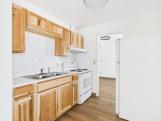 Building Photo - 401 Slater St Unit 6