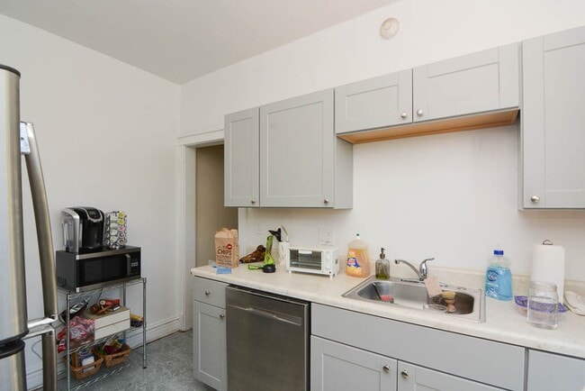 Photo - 4400 N Racine Ave Unidad 4