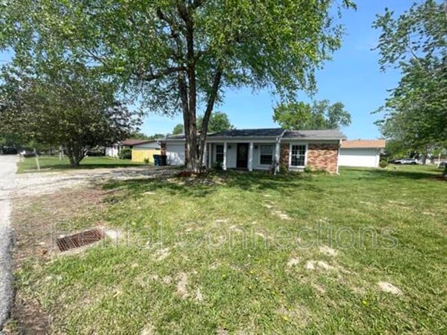 Building Photo - 3300 W Hawthorne Ct