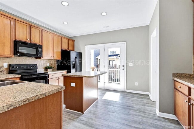 Photo - 316 Kinellan Ln