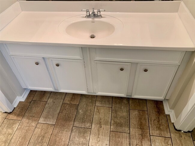 Building Photo - 7739 Bunker Wood Ln