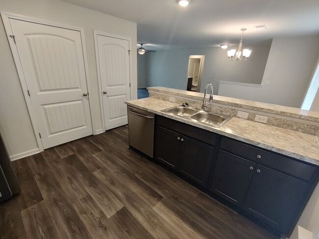 Photo - Move in Ready! Easy & Quick move-in process Unit 49 Turning Stone Building 5,  #2