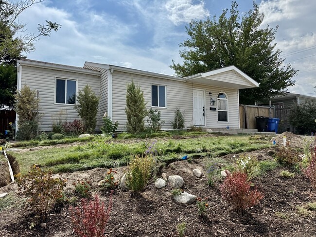 Building Photo - 4793 W Sarbo St Rental