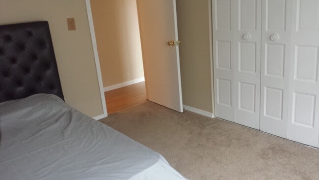 Bedroom 2 - 122 Mullingar Ct Unit 2A