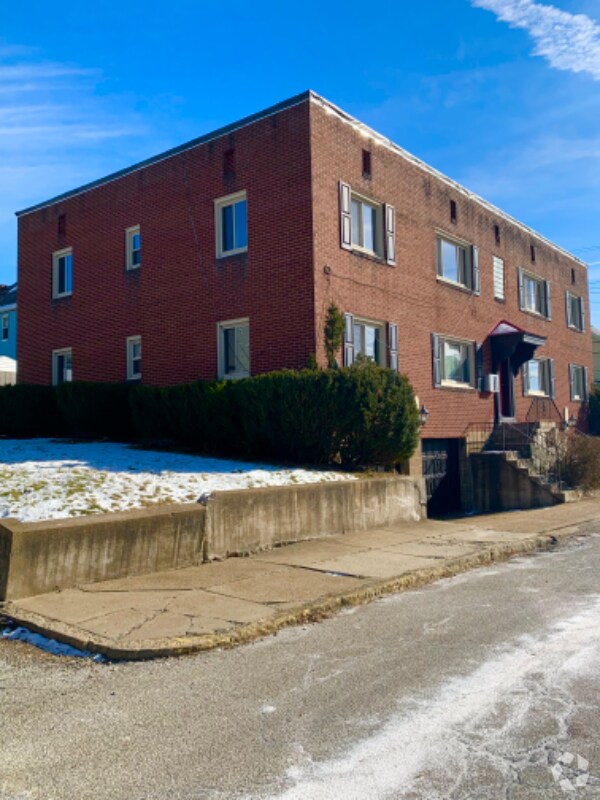 Building Photo - 1615 Sumac St Unit 2nd Floor Right Rental