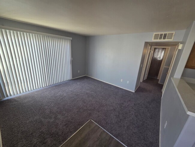 Photo - 2 Bed / 2 Bath Condo Rental with In-Unit Laundry & Community Pool